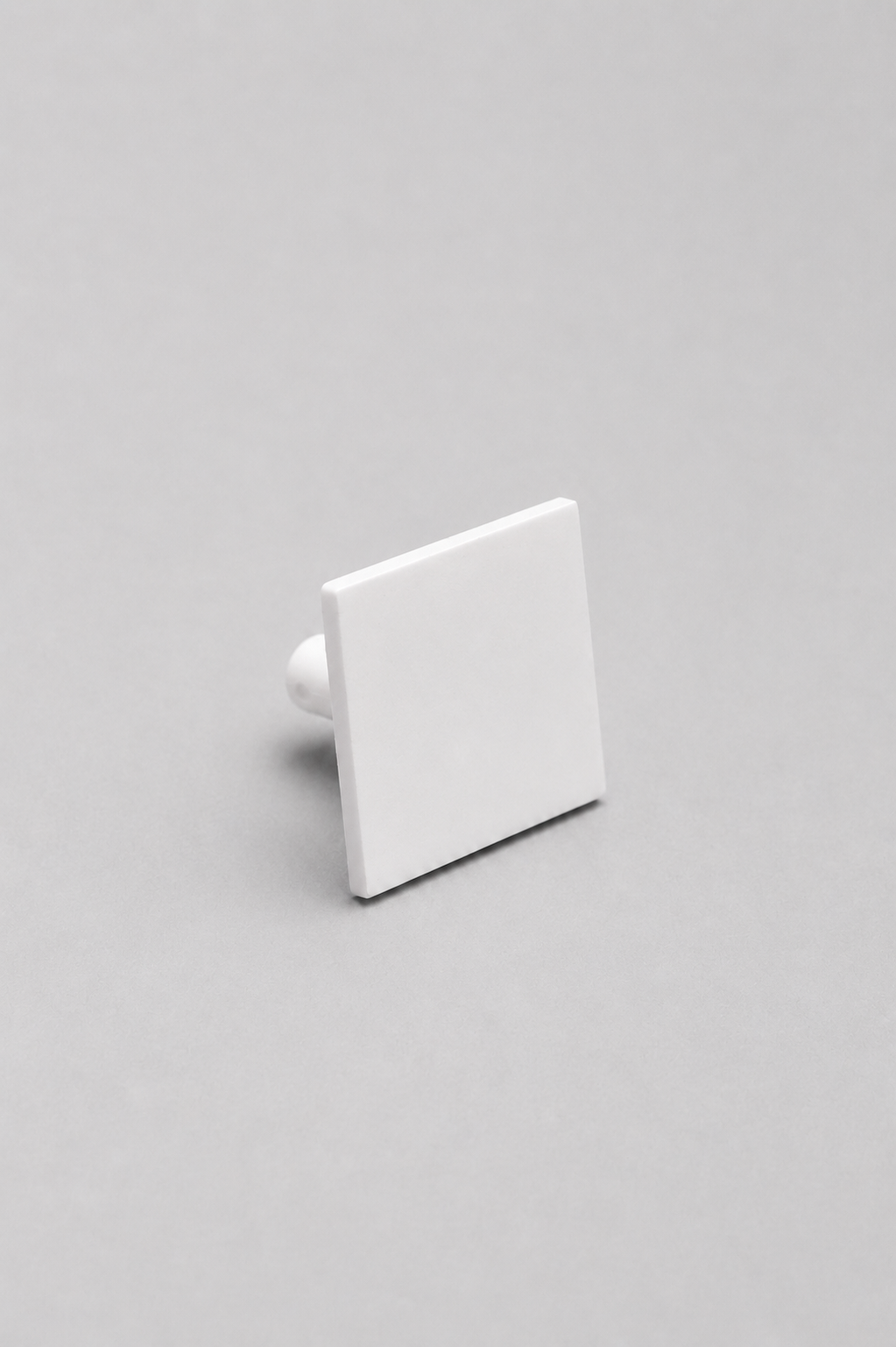 Self-adhesive hanging eye for ceiling (large)